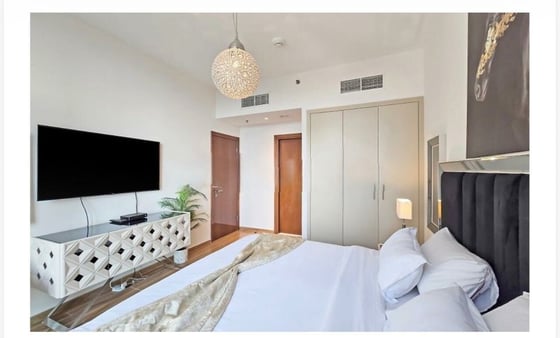 Elegant | Pool View | 2 Cheques | Fully Furnished, picture 9