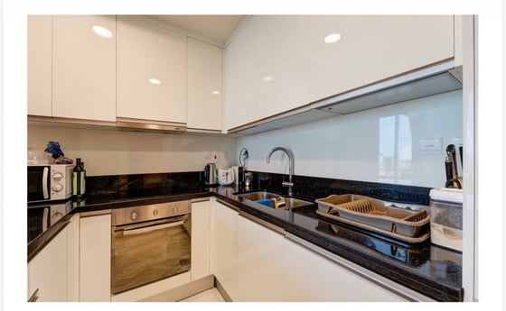 Elegant | Pool View | 2 Cheques | Fully Furnished, picture 8