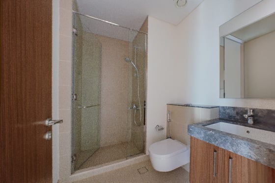 Marina Water Front View | Negotiable | Upgraded, picture 16