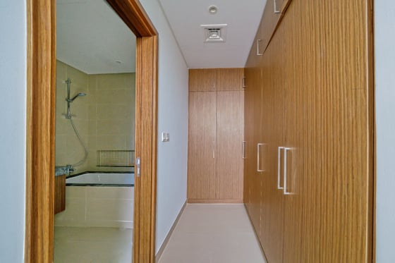 Marina Water Front View | Negotiable | Upgraded, picture 13